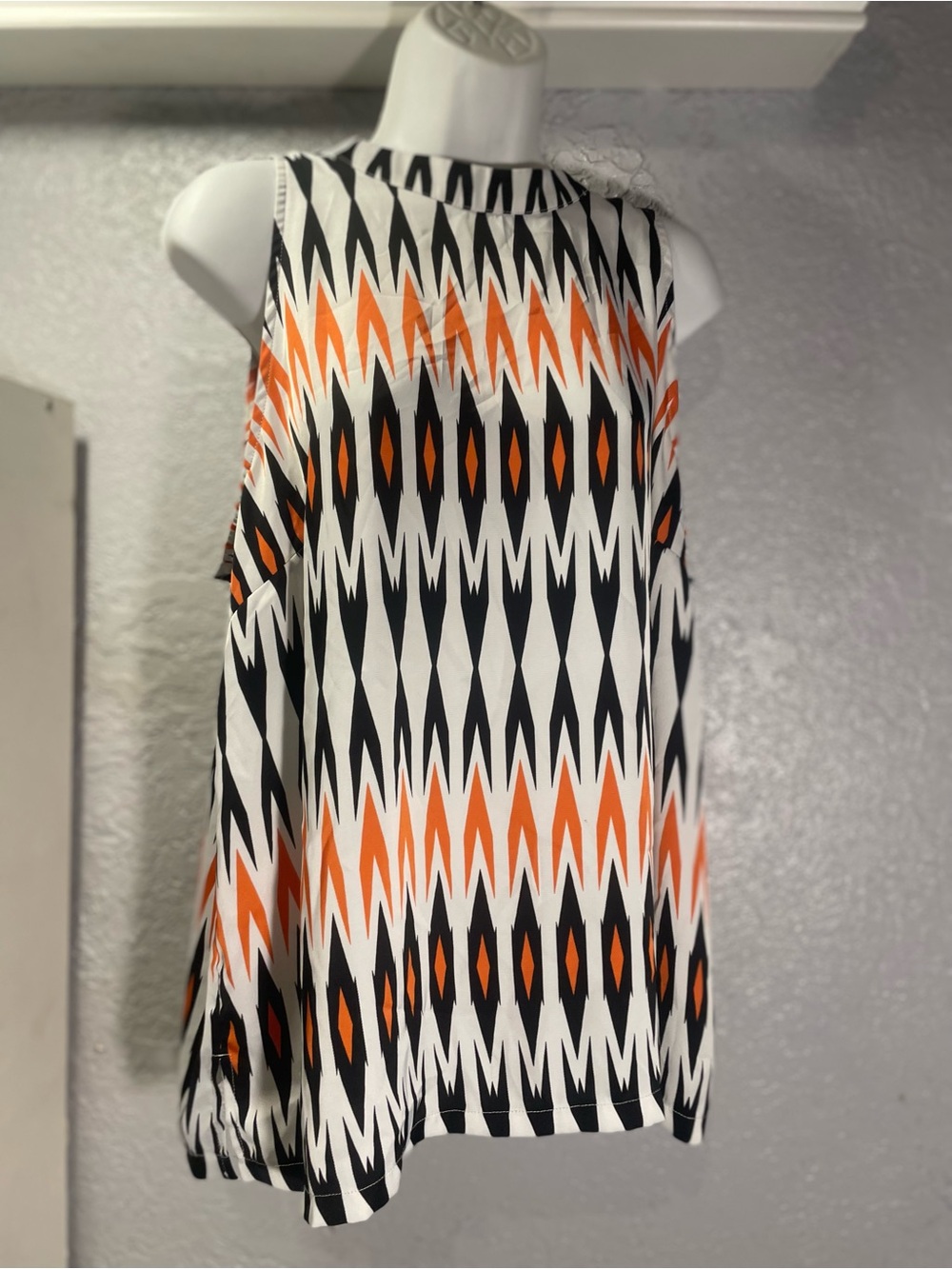 Worthington Black, White & Orange Geometric Sleeveless Top